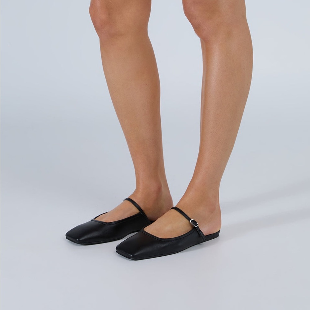 Tony Bianco • HARVEY BLACK NAPPA slip on Mule • 7.5